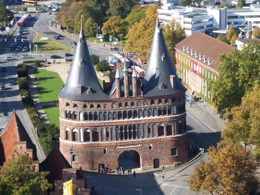 Blick auf das Holstentor Lübeck
