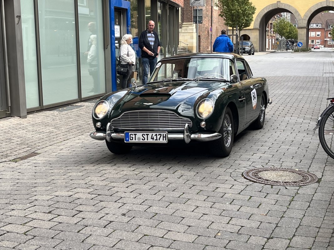 OWL Klassik Aston Martin