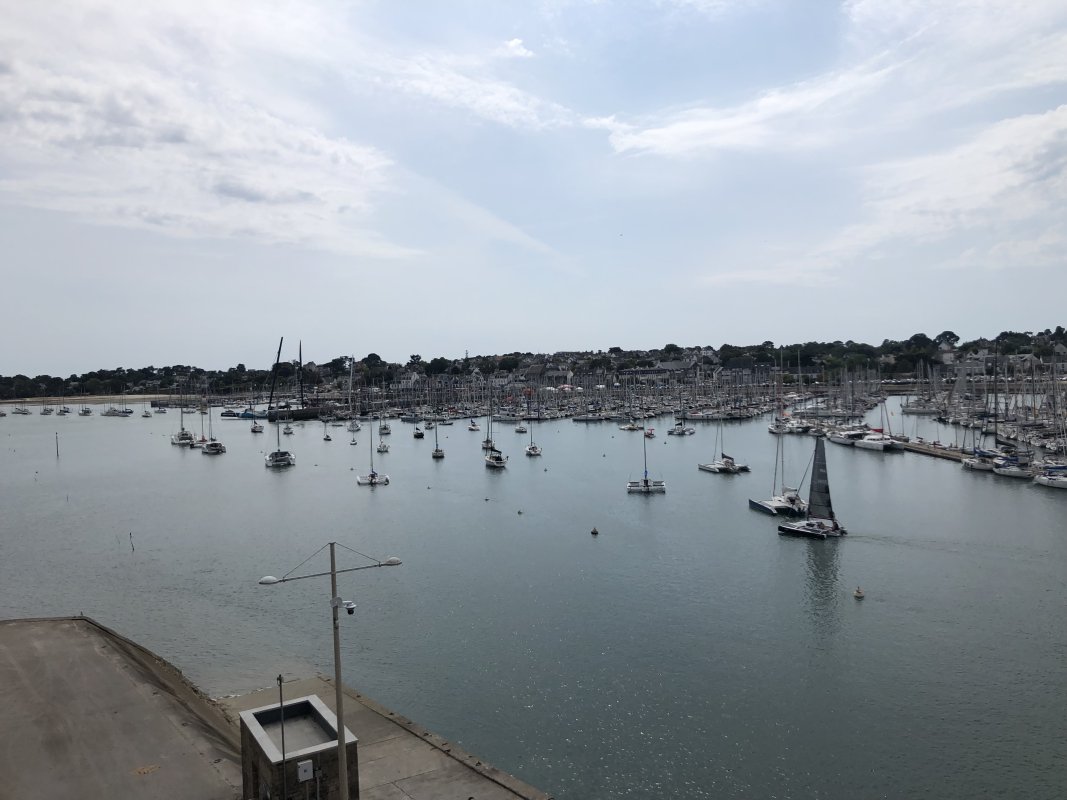 Blick auf den Hafen von La Trinité-sur-Mer, Frankreich Blick auf den Hafen von La Trinité-sur-Mer, Frankreich