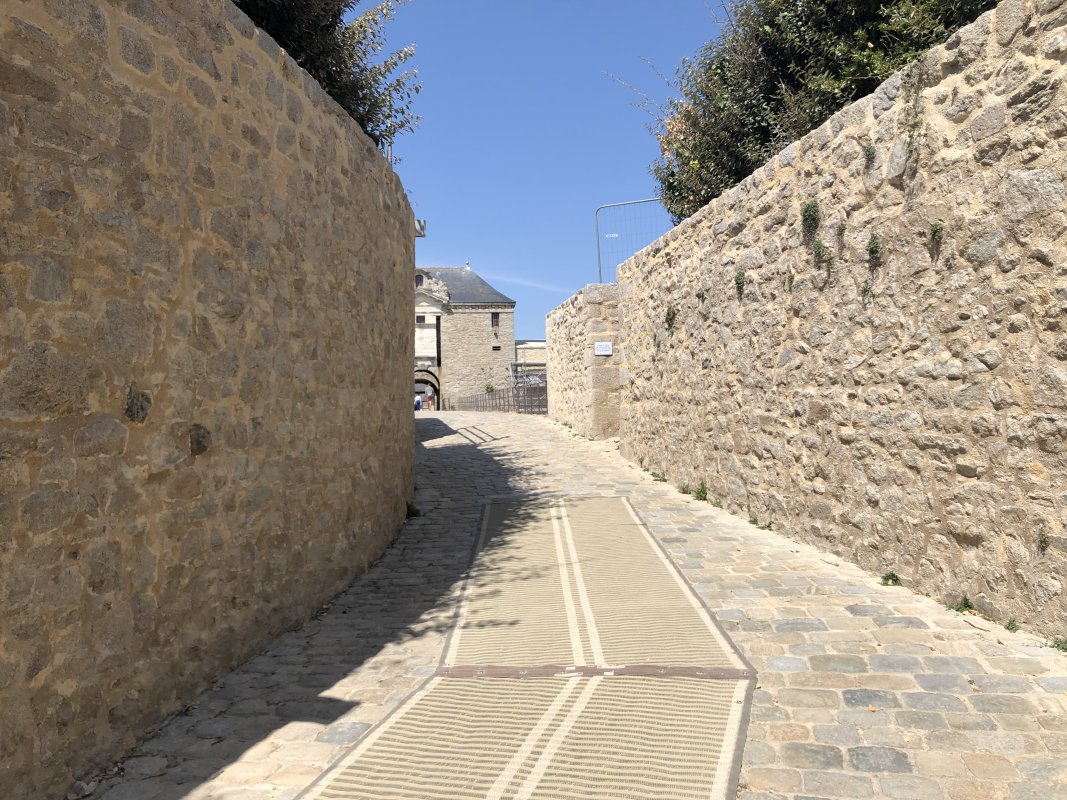 Weg zum EIngang der Citadelle de Port-Louis