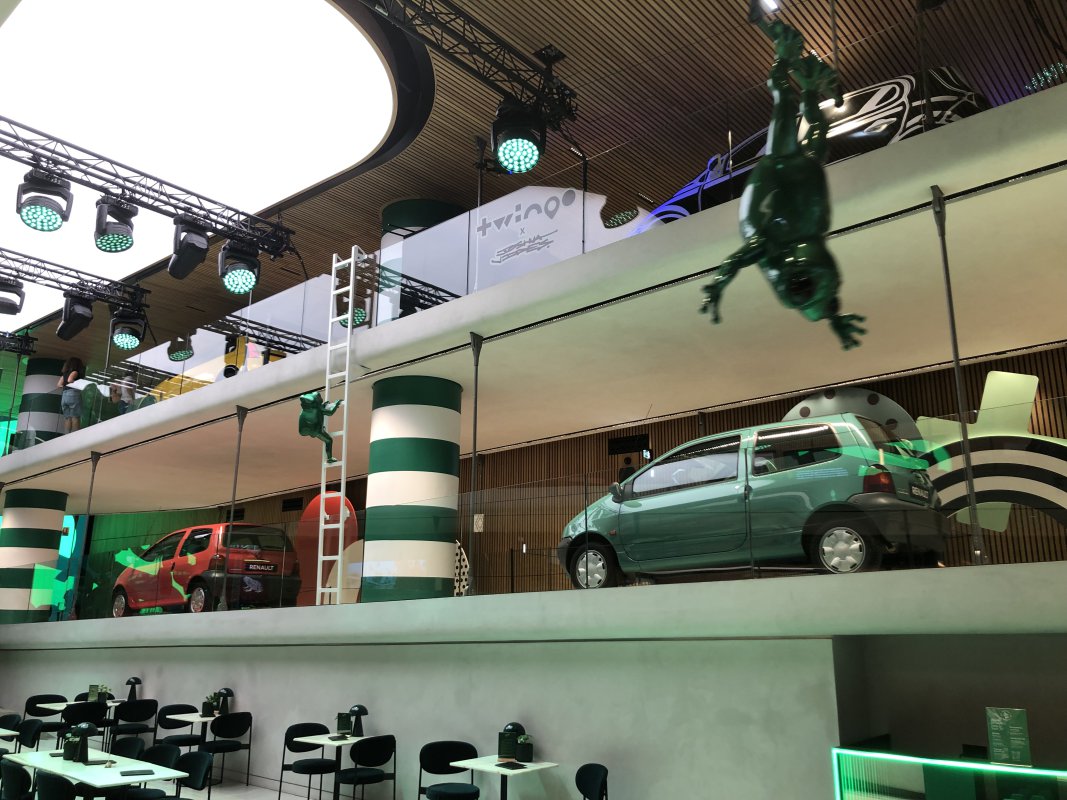 Le Défilé Renault – The Carwalk Renault Ausstellungsraum Champs-Élysées in Paris